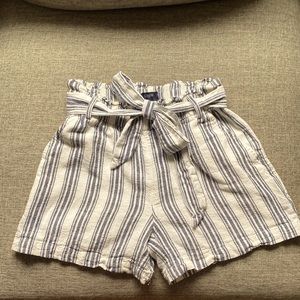Women’s linen shorts